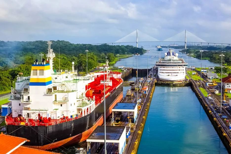 美国夫妇变卖家当 坐着邮轮环游世界 一年花费仅几千美金! 美国夫妇变卖家当 坐着邮轮环游世界 一年花费仅几千美金!