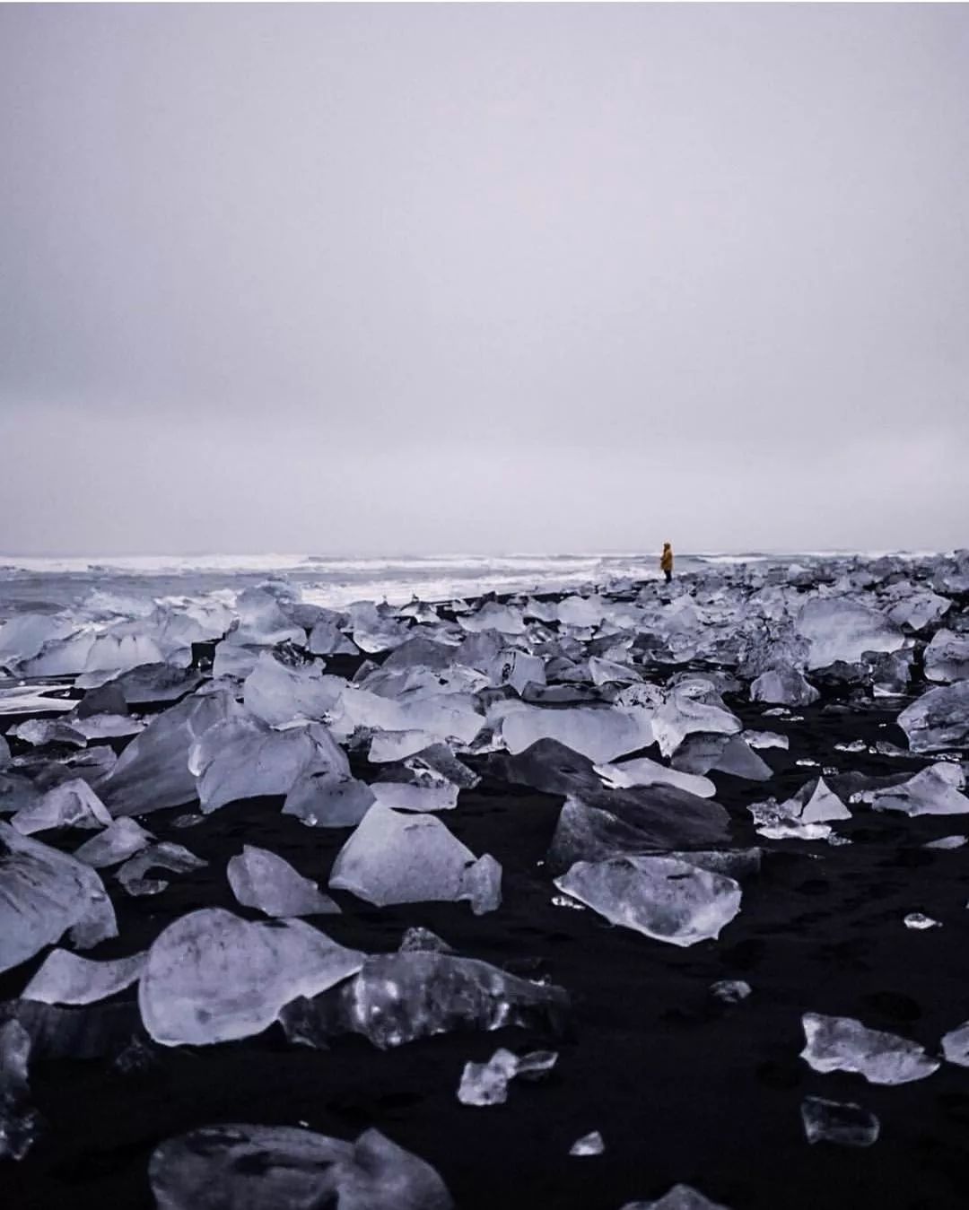 吴彦祖携妻女冰岛旅游 跟男神一起共赴冷酷仙境 感受蓝冰盛宴! 吴彦祖携妻女冰岛旅游 跟男神一起共赴冷酷仙境 感受蓝冰盛宴!