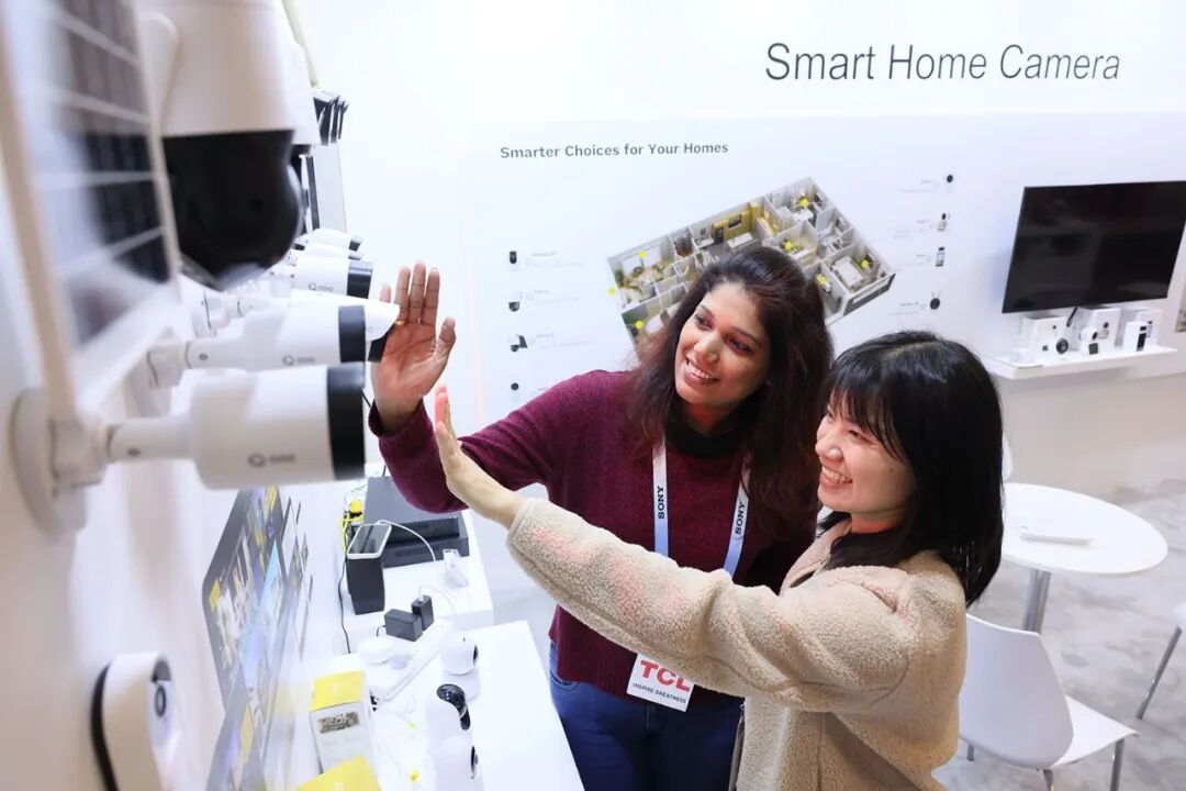 15万人挤爆拉斯维加斯!2026CES黑科技+旅游攻略 15万人挤爆拉斯维加斯!2026CES黑科技+旅游攻略